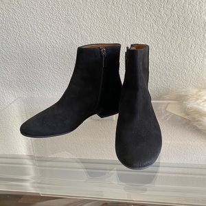 Aquatalia Boots US size 8